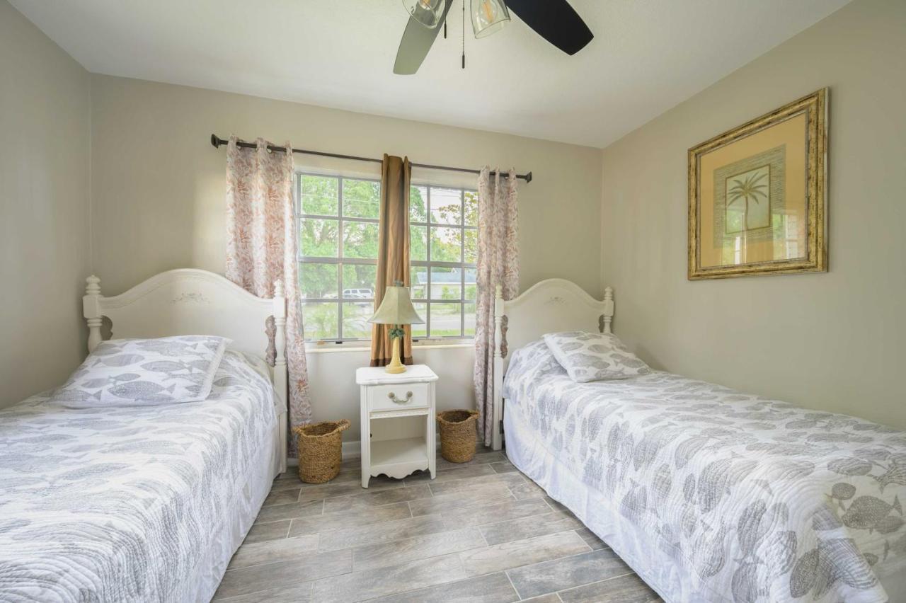 Lakefront Home With Screened Porch And Grill ウィンターヘイブン エクステリア 写真